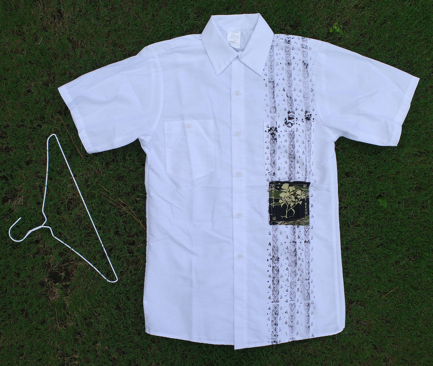 Gravel Tuxedo Shirt / White with green tiger label - Small