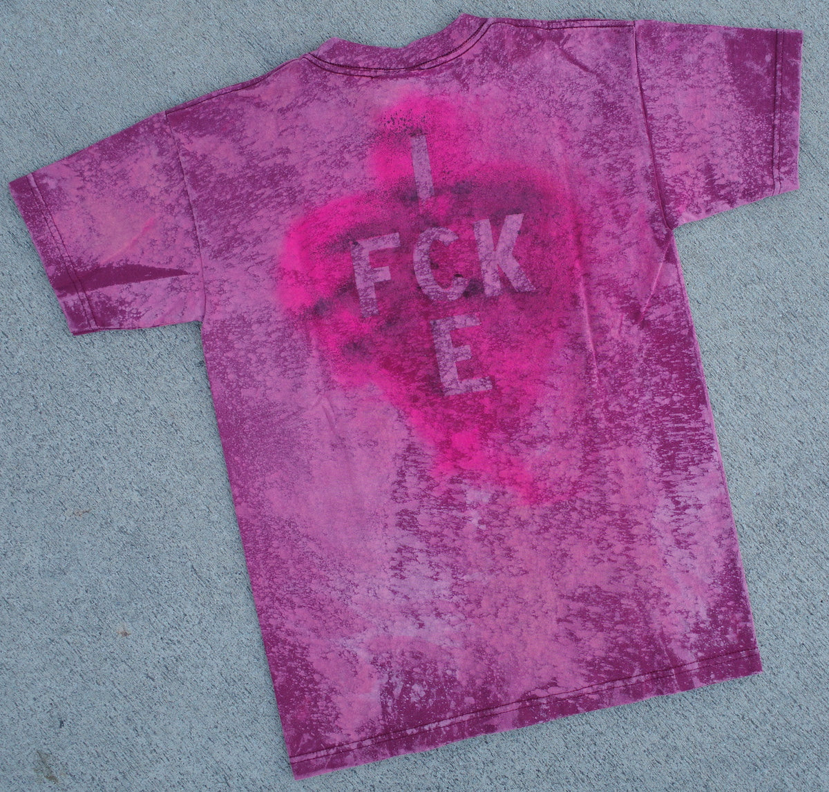Stencils Tee / Pink size medium