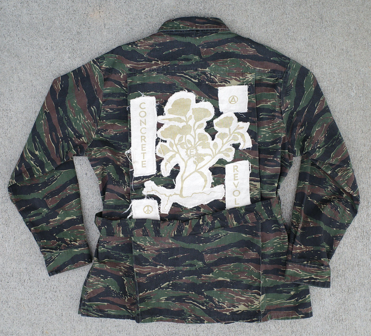 Fray-away fatigue jacket / Tiger camo LARGE