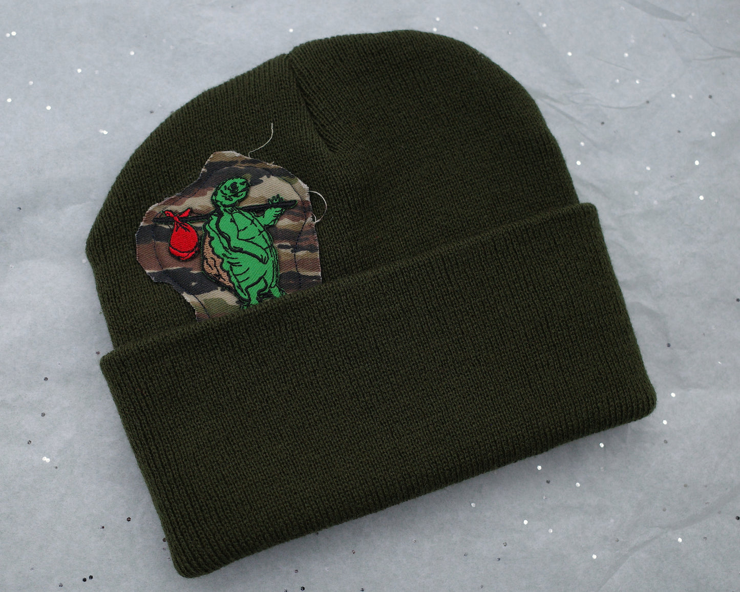 Lugs Not Drugs / Multi-patch beanie "Olive"